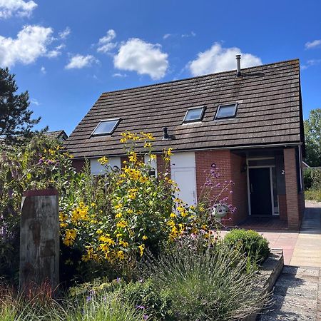 Cosy Vacation Home With Large Fenced Garden Bruinisse Exteriör bild