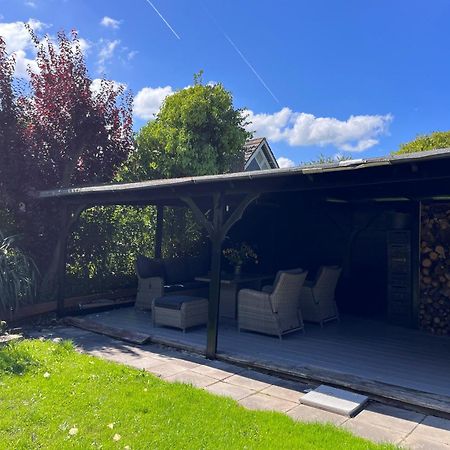 Cosy Vacation Home With Large Fenced Garden Bruinisse Exteriör bild