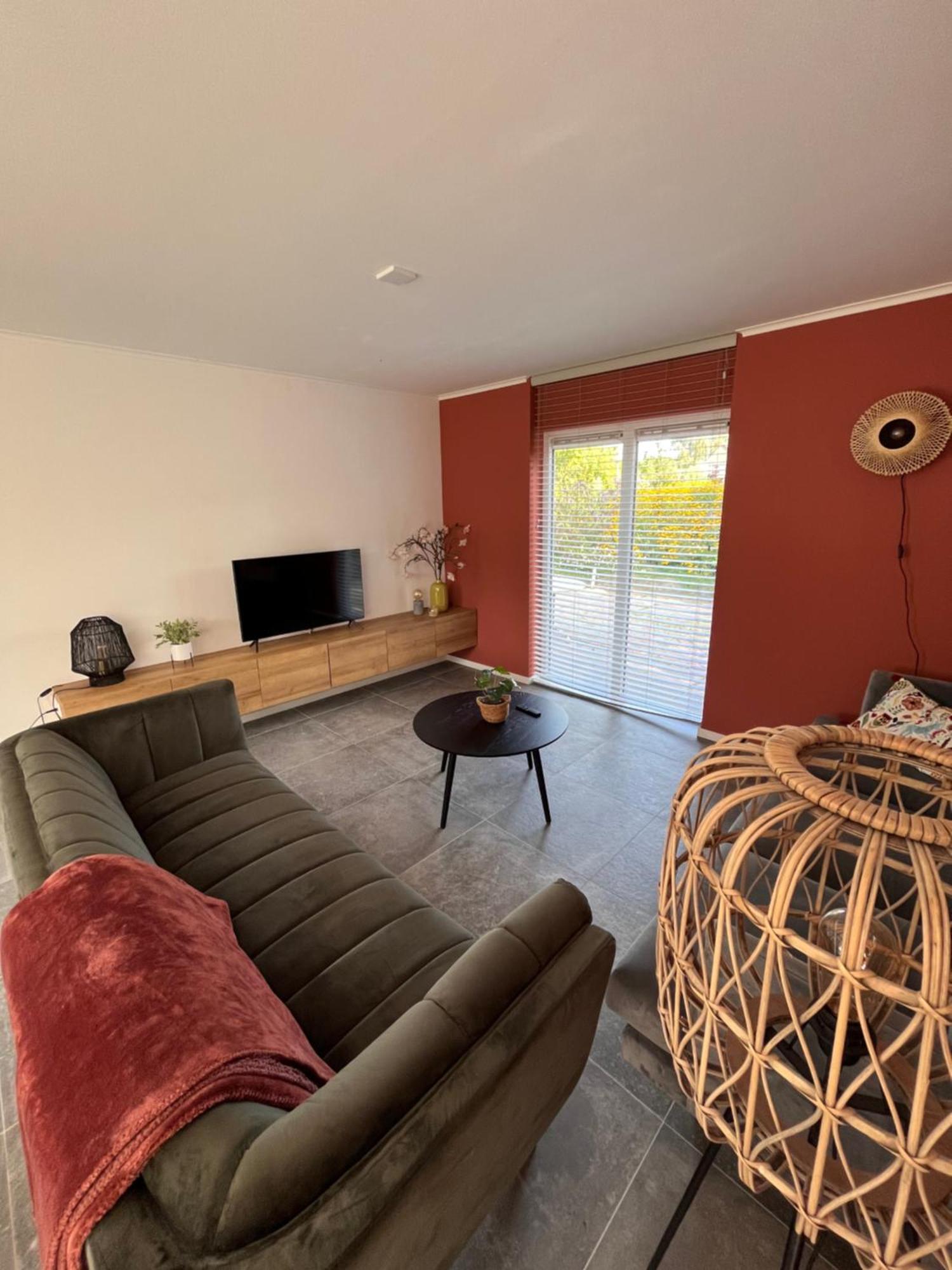 Cosy Vacation Home With Large Fenced Garden Bruinisse Exteriör bild